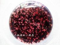 养颜的红枣黑米粥做法图解2)