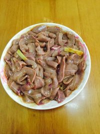 家常菜爆炒猪腰做法图解2)