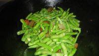 DIY-腊肉炒豆角做法图解5)