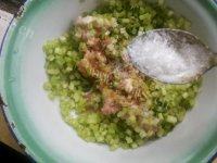 常吃不腻的芹菜猪肉饺子做法图解4)