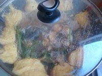 铁锅贴饼子炖草鱼做法图解10)