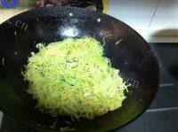 家常菜萝卜丝炒虾皮