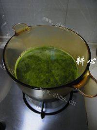 美味的菠菜鱼丸汤做法图解6)
