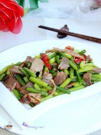 味道不错的蒜薹炒腊肉做法图解9)