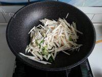 家常菜茭白炒鸡蛋做法图解6)