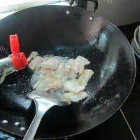 简易版春笋炒肉做法图解4)