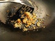 美味的避风塘椒盐虾做法图解5)