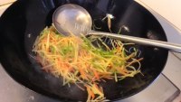 美味鱼香素三丝做法图解7)