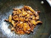 美味的蒜香里脊做法图解5)
