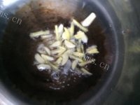 番茄炒豆角做法图解3)