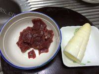自制酸笋炒牛肉做法图解1)