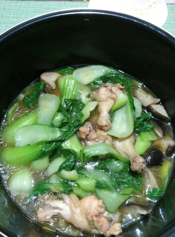 色味俱佳的黄焖鸡