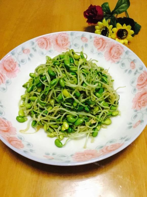 美味的炒黄豆芽