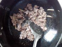 家常菜茭白炒牛肉做法图解6)
