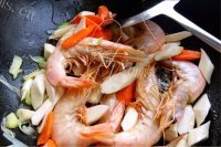 鲜美的鲜虾山药火腿汤的做法图解六