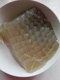 美味的石花菜凉粉做法图解3)