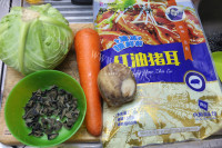 好吃的猪耳麻辣香锅做法图解1)