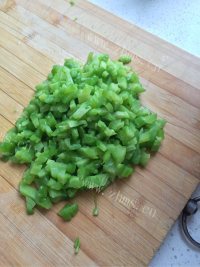 美味营养的苦瓜鸡蛋饼做法图解2)