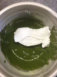 好吃的抹茶戚风蛋糕做法图解9)
