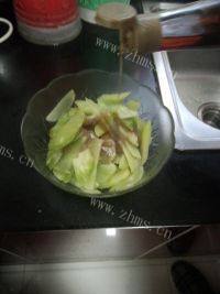 味道不错的凉拌莴笋做法图解4)