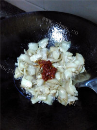 色香味浓的青椒回锅肉做法图解6)