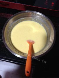 自制香蕉酸奶蛋糕做法图解4)