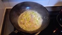 美味蛋卧虾仁白菜做法图解10)