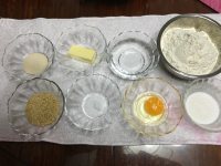 自制牛肉汉堡做法图解1)