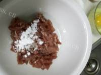 美味的东北家常版京酱肉丝做法图解2)