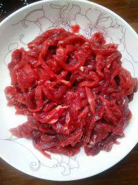 家常菜芹菜炒牛肉做法图解1)