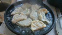 自制水煎饺做法图解5)
