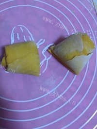 美味的南瓜玫瑰花卷做法图解4)