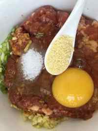 美味的肉末酿青椒做法图解3)