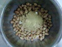 下酒菜怪味花生做法图解2)