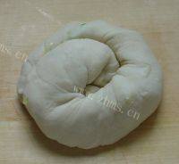 自制葱花饼做法图解10)
