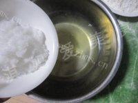 自己做的蛋白薄脆饼干做法图解2)