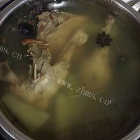 香喷喷的老鸭粉丝汤做法图解8)
