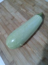 家常菜酸辣西葫芦做法图解1)