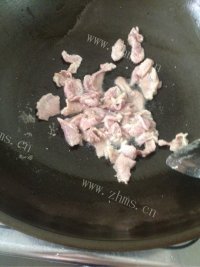 家常菜青椒炒猪肉做法图解3)