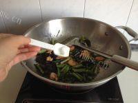 家常菜芦笋炒虾仁做法图解7)