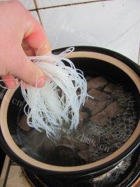 菠菜鸭血粉丝汤做法图解6)
