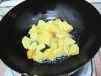 家常菜回锅土豆做法图解7)