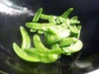 兰豆木耳蒜苗炒腊肉做法图解10)