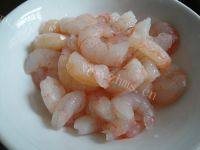 绿色食物之虾仁炒蛋做法图解1)
