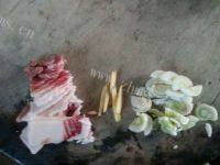 家常菜豆芽炒肉做法图解1)