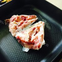 美味的天麻炖鱼头做法图解6)