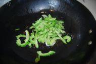 家常菜豆豉苦瓜做法图解10)