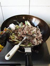 最爱的葱爆羊肉做法图解5)