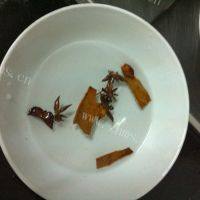自制酱牛肉做法图解4)