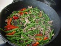 色味俱佳的肉丝炒豆角做法图解10)